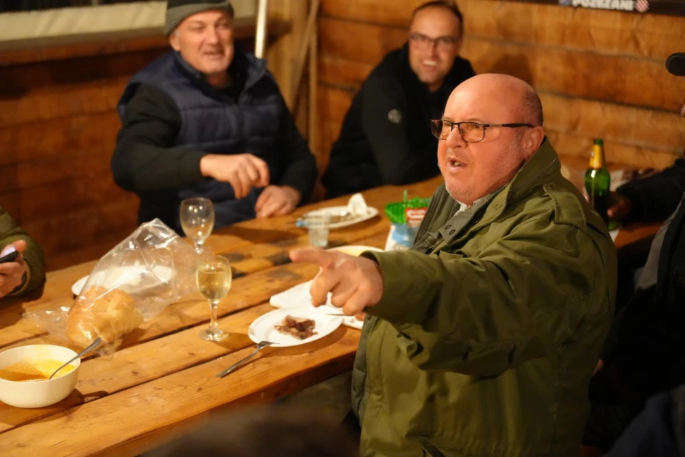 Hrnjevački vinogradari proslavili završetak berbe – vino, prijateljstvo i slavonska duša