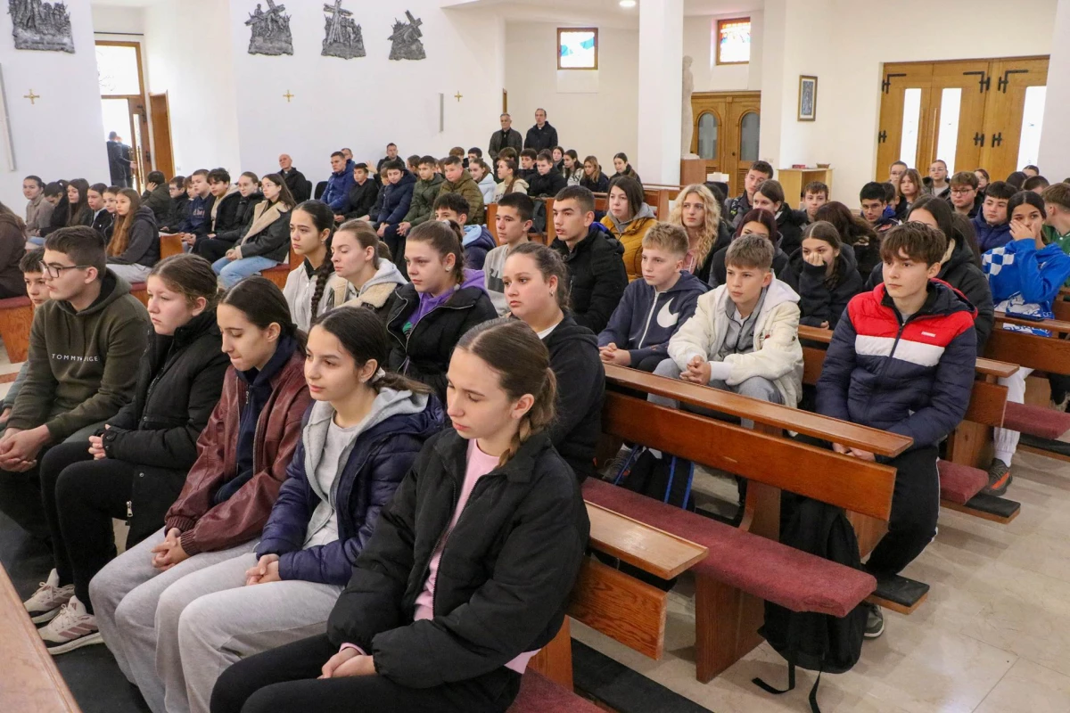 Započeli dekanatski susreti krizmanika i mladih u pripravi za SKHM2026.