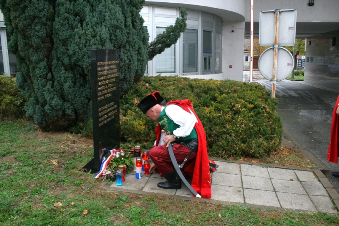 Postrojba Trenkovi panduri u posjetu Vukovaru