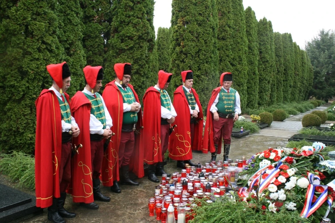 Postrojba Trenkovi panduri u posjetu Vukovaru