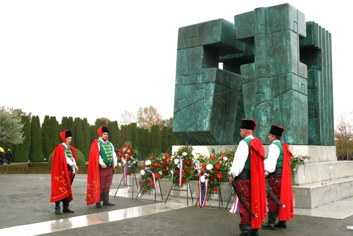 Postrojba Trenkovi panduri u posjetu Vukovaru