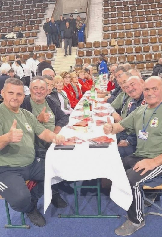 DRŽAVNE SPORTSKE IGRE UDVDR-A U DUBROVNIKU: Pleterničkom Ogranku zlatna medalja i pehar u belotu te naslov državnog prvaka