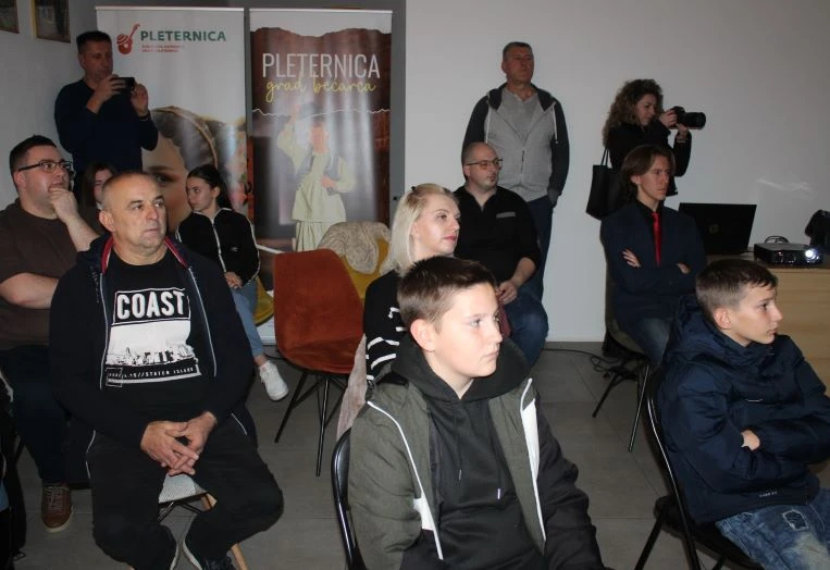 Vrijeme istine u Pleternici: Sjećanje na 11 poginulih branitelja Papuka kroz dokumente i svjedočanstva