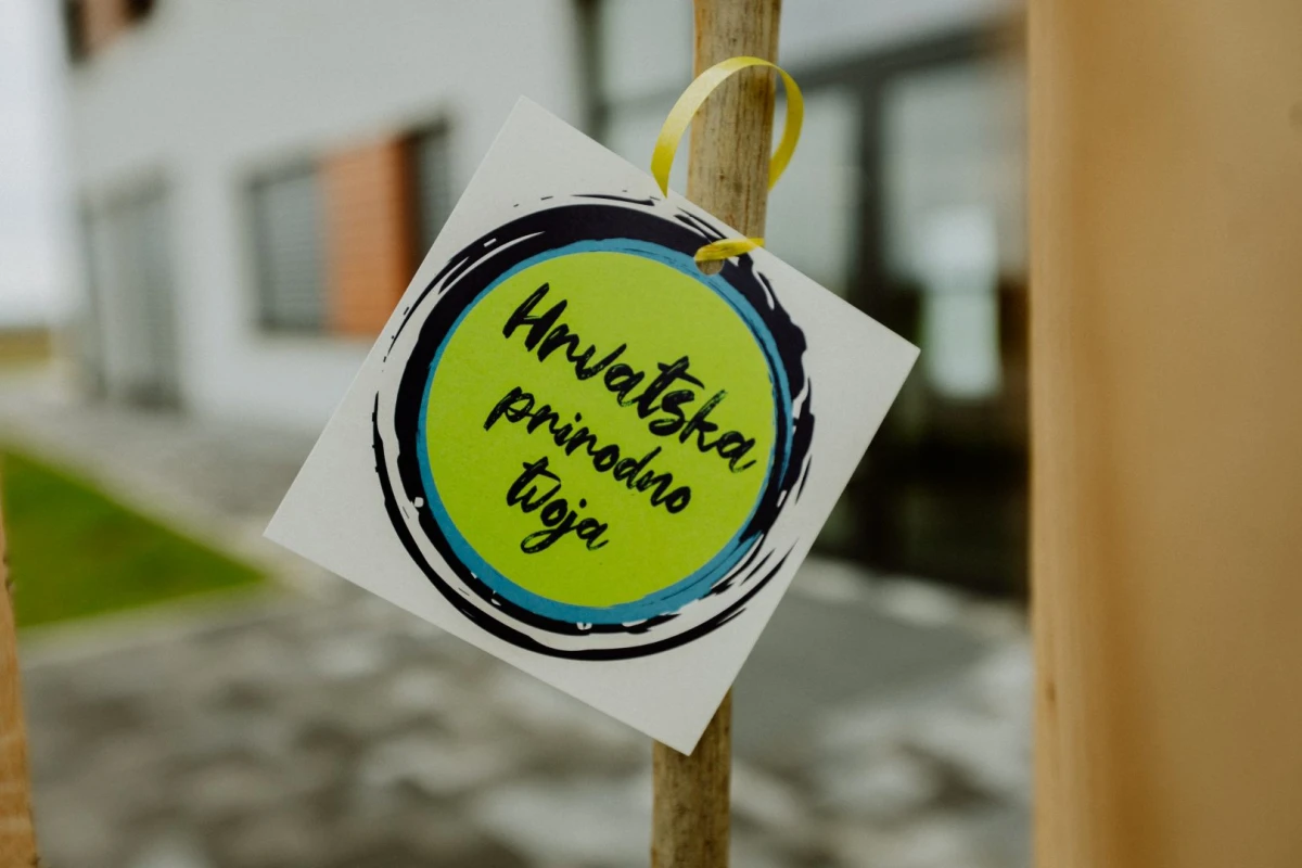 Novi dah održivosti u Kutjevu: Zasađene sadnice javora u sklopu nacionalnog projekta