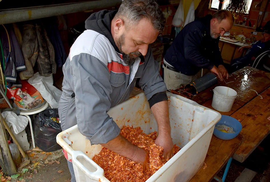 Požeški vinogradar Branko Smolić: Tradicionalno kolinje na Svetoj Jeleni uz pjesmu i mladu graševinu