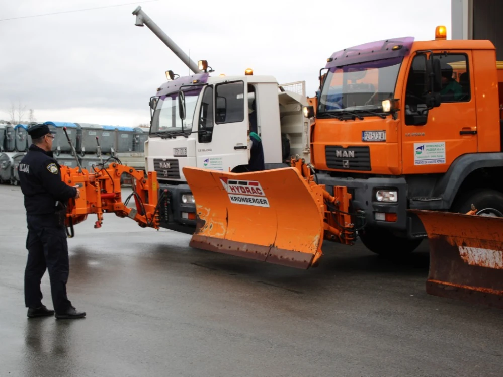 Snijeg stiže u Požeštinu – Komunalac spreman