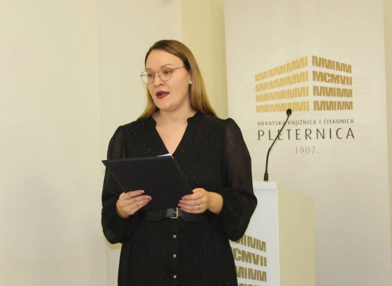 PLETERNICA: Predstavljena knjiga „Srce zvjerke“ Daliborke Carević Devernay iz Zagreba