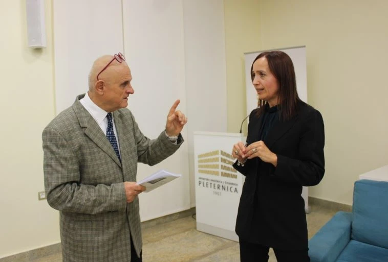 PLETERNICA: Predstavljena knjiga „Srce zvjerke“ Daliborke Carević Devernay iz Zagreba