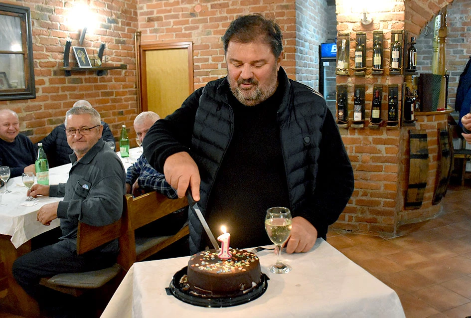 Kaptolčanin Ferdinanad Novak proslavio Martinje i prvi rođendan unučice Marte