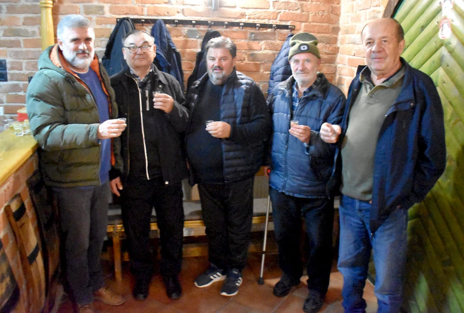 Kaptolčanin Ferdinanad Novak proslavio Martinje i prvi rođendan unučice Marte