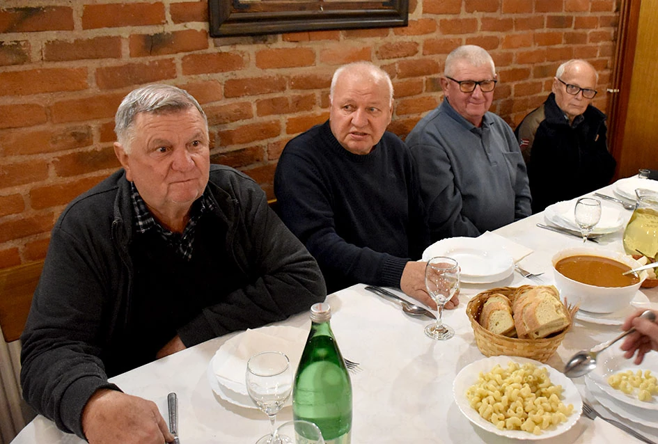 Kaptolčanin Ferdinanad Novak proslavio Martinje i prvi rođendan unučice Marte