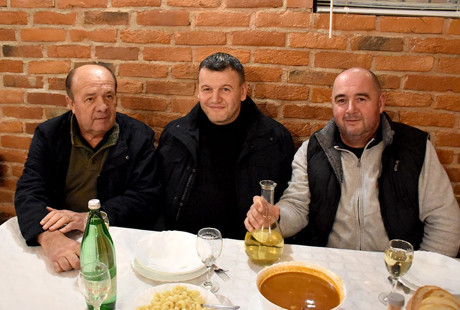 Kaptolčanin Ferdinanad Novak proslavio Martinje i prvi rođendan unučice Marte