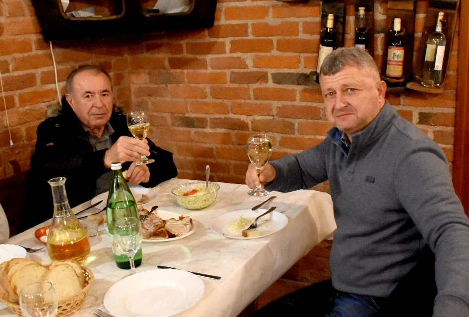 Kaptolčanin Ferdinanad Novak proslavio Martinje i prvi rođendan unučice Marte