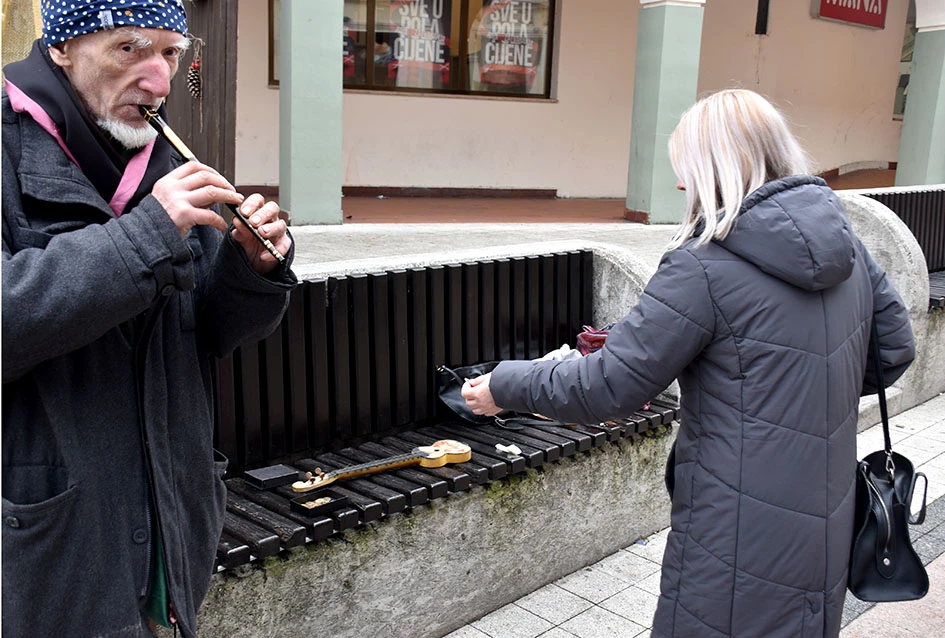 Požeški ulični svirač Rajko: Od tambure do frule za zmije