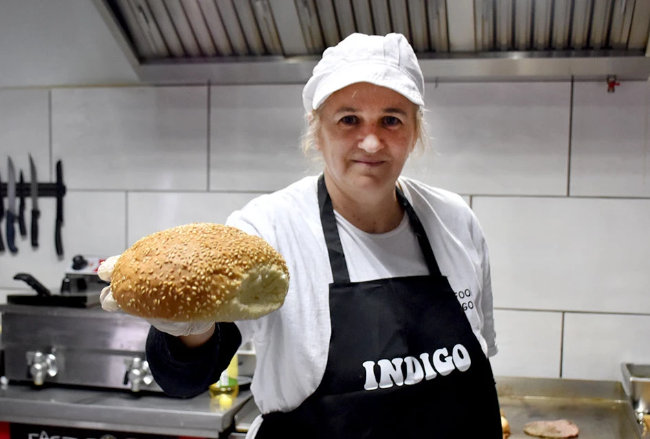 Fast food ’Indigo’ u Požegi: Mjesto gdje se dobro i obilno jede, s obitelji Milinović za kormilom