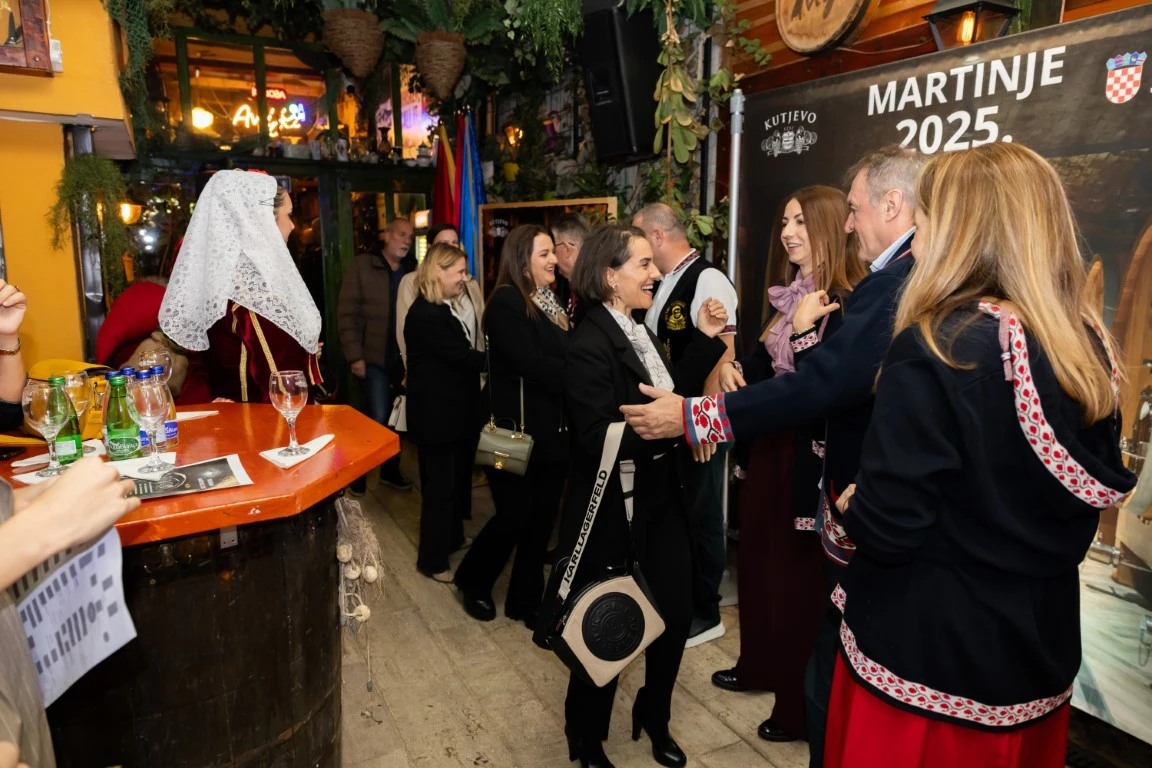 Martinje u Podgorici proslavljeno u svečanom ozračju: Vinarija Kutjevo predstavila mladu graševinu pred više od 500 uzvanika