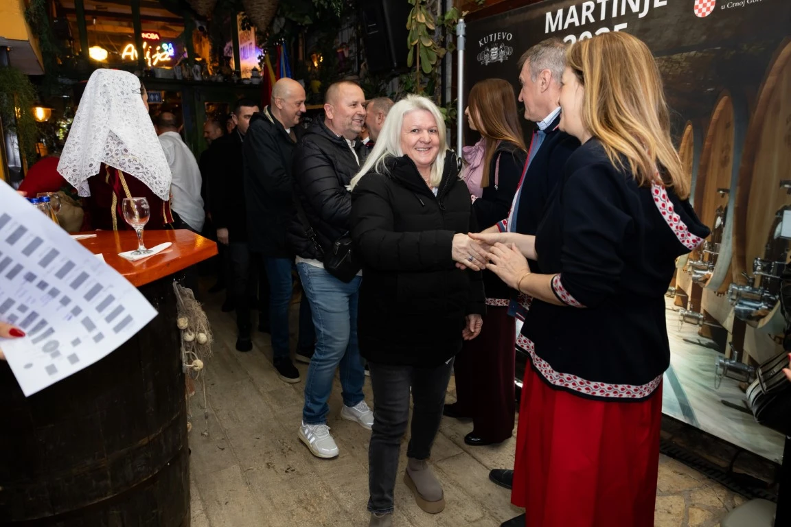 Martinje u Podgorici proslavljeno u svečanom ozračju: Vinarija Kutjevo predstavila mladu graševinu pred više od 500 uzvanika