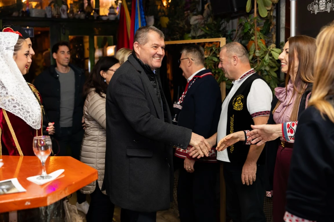 Martinje u Podgorici proslavljeno u svečanom ozračju: Vinarija Kutjevo predstavila mladu graševinu pred više od 500 uzvanika