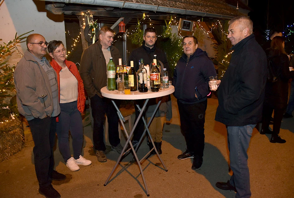 Prvi ’Advent u Vilić selu’ oduševio mještane i goste, Radošić: ’Ovo može biti dobar primjer i drugim malim sredinama’