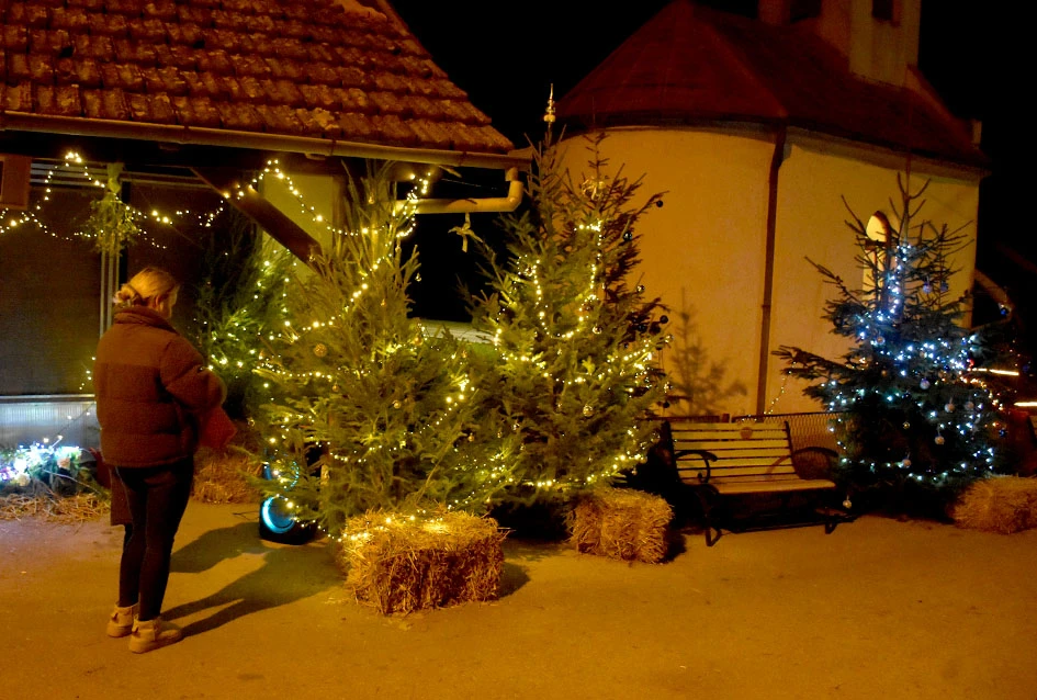 Prvi ’Advent u Vilić selu’ oduševio mještane i goste, Radošić: ’Ovo može biti dobar primjer i drugim malim sredinama’