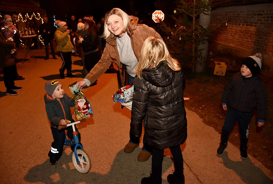 Prvi ’Advent u Vilić selu’ oduševio mještane i goste, Radošić: ’Ovo može biti dobar primjer i drugim malim sredinama’
