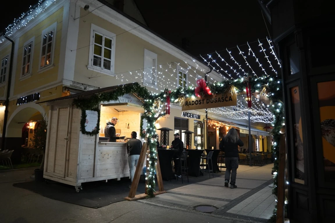 Gastro čarolija u srcu Adventa: Festive Point Vanilla osvaja Požegu