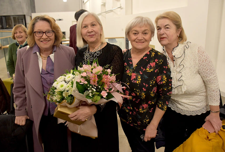 Poezija i makrame Slavice Šperande oduševili posjetitelje Gradske knjižnice Požega