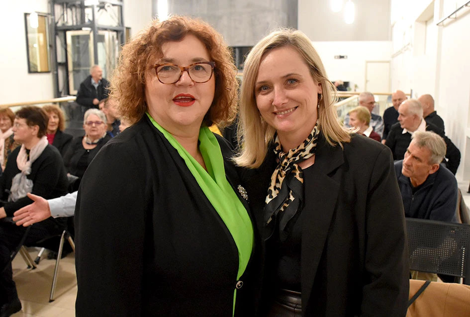 Poezija i makrame Slavice Šperande oduševili posjetitelje Gradske knjižnice Požega