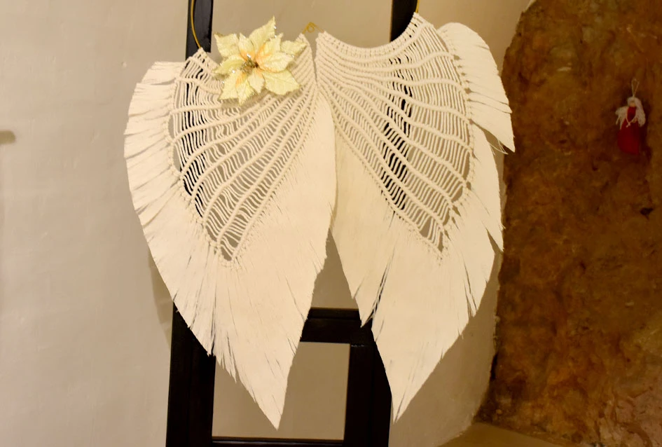 Poezija i makrame Slavice Šperande oduševili posjetitelje Gradske knjižnice Požega