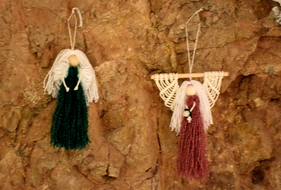 Poezija i makrame Slavice Šperande oduševili posjetitelje Gradske knjižnice Požega