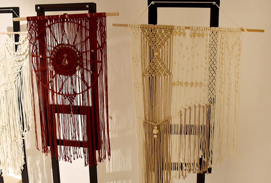 Poezija i makrame Slavice Šperande oduševili posjetitelje Gradske knjižnice Požega