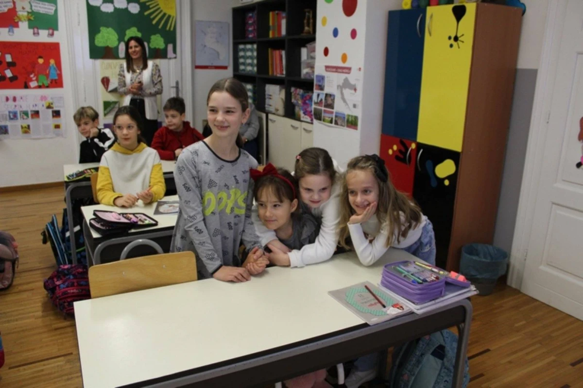 Učiteljica Martina Čerti i njezin 3.a posvetili Dan osoba s invaliditetom djevojčici koja ih spaja – Teni Šimčik