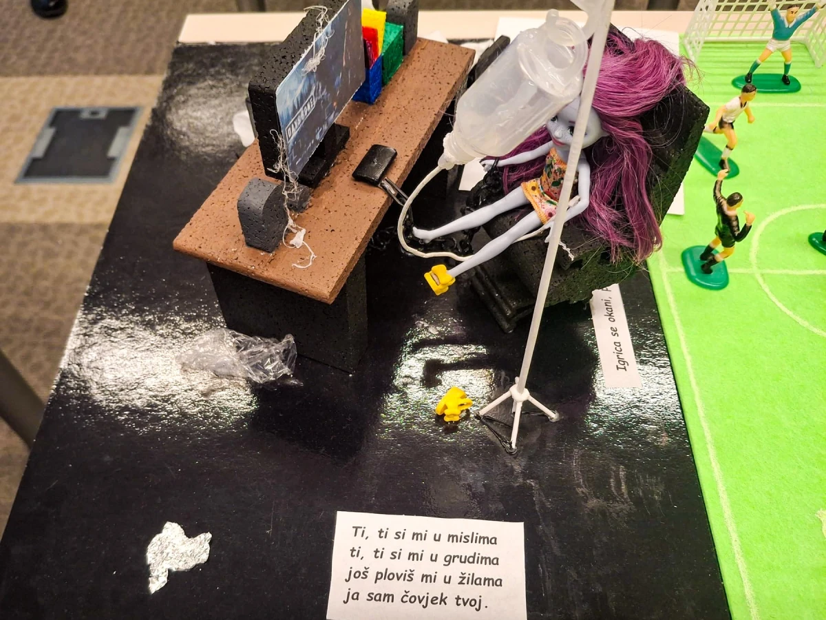 Izložba “Kreativni i Neovisni” otvorena u Gradskoj knjižnici Požega