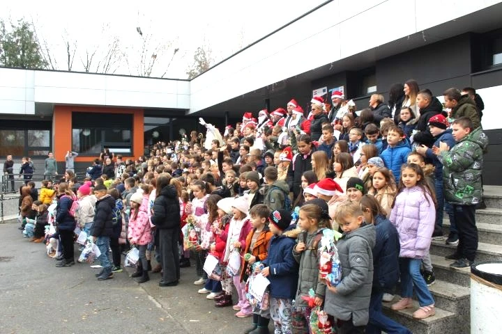 Motomrazovi donijeli radost: Pleternički motociklisti razveselili stotine djece povodom svetog Nikole