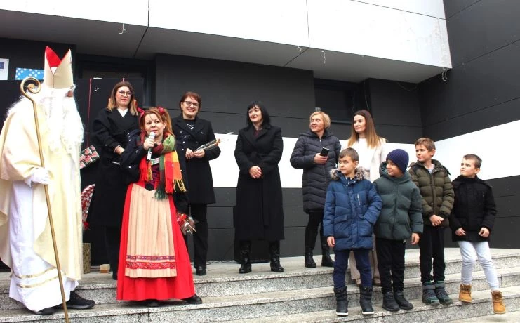 Motomrazovi donijeli radost: Pleternički motociklisti razveselili stotine djece povodom svetog Nikole