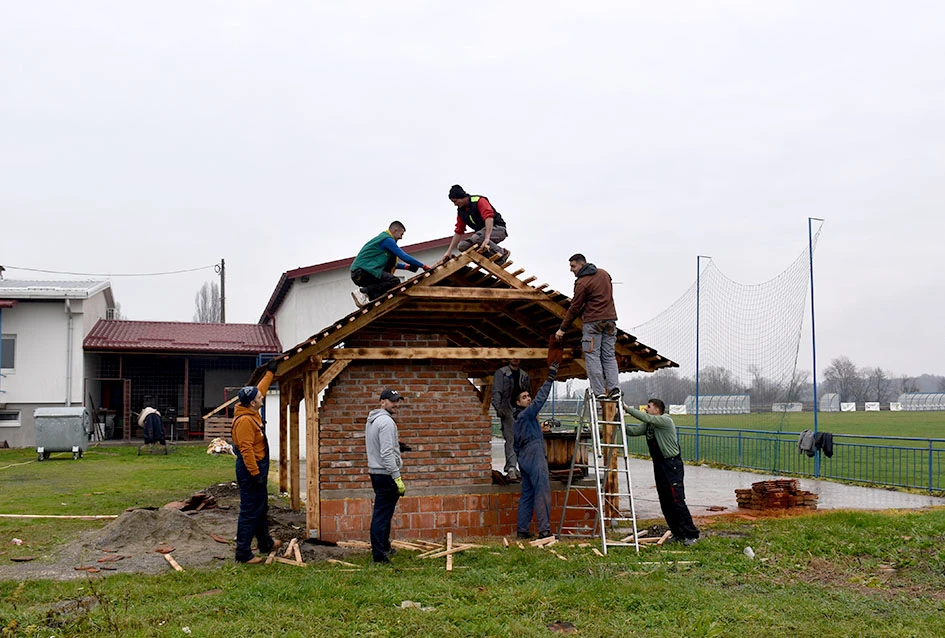 Nogometaši Parasana zasukali rukave: Pripreme za 70. godišnjicu u punom jeku