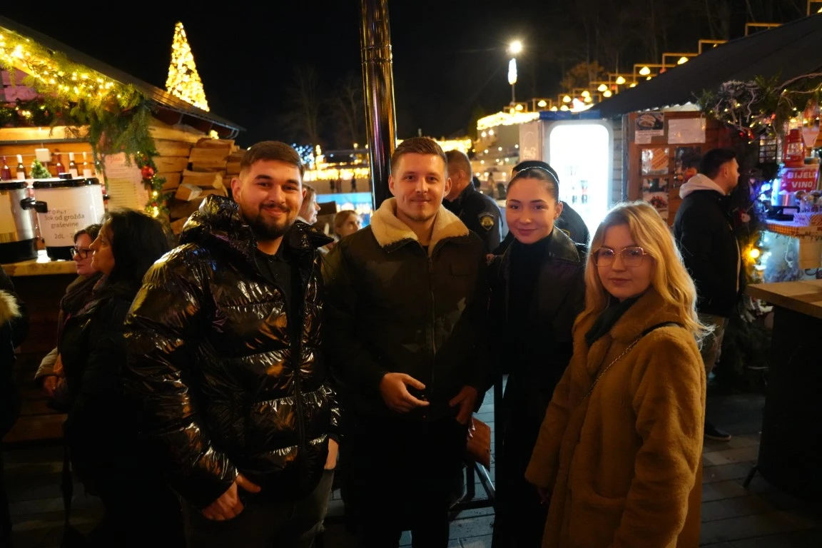 Svečano je otvoren najraskošniji Advent u Slavoniji - Ninina čarobna Shhhuma