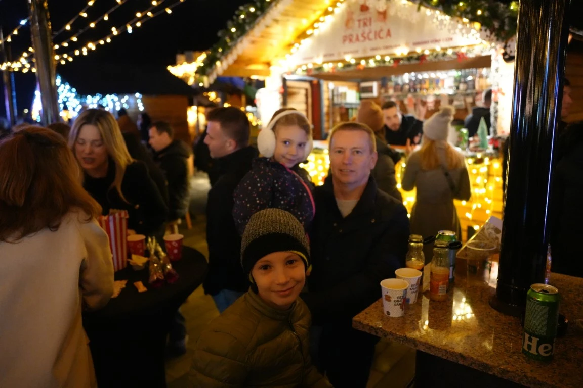 Svečano je otvoren najraskošniji Advent u Slavoniji - Ninina čarobna Shhhuma