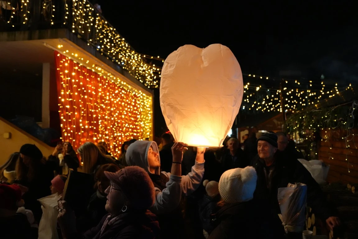 Svečano je otvoren najraskošniji Advent u Slavoniji - Ninina čarobna Shhhuma