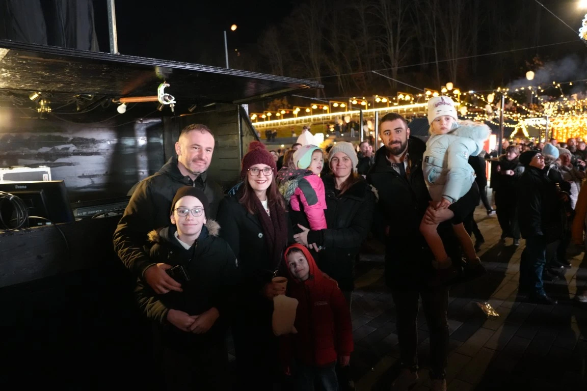 Svečano je otvoren najraskošniji Advent u Slavoniji - Ninina čarobna Shhhuma