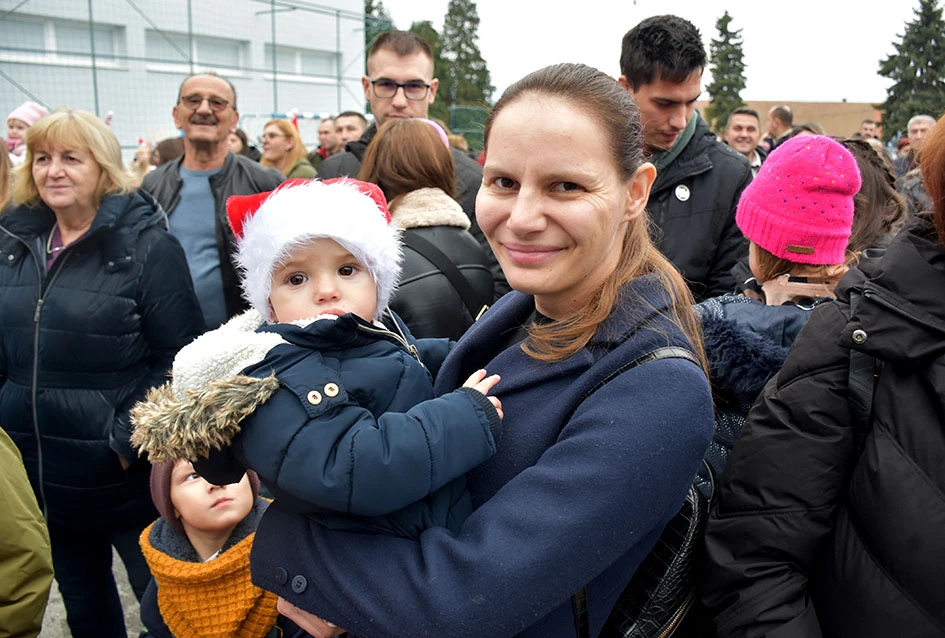 Sveti Nikola stigao u Jakšić; djeca uživala u pjesmi, plesu i poklonima