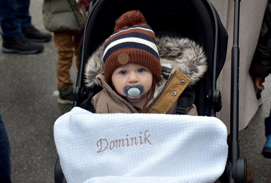 Sveti Nikola stigao u Jakšić; djeca uživala u pjesmi, plesu i poklonima