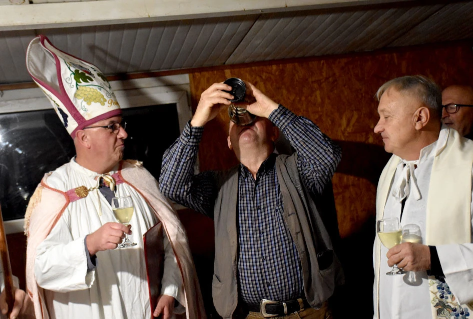 Martinje u Šušanju: Unatoč kašnjenju i izostanku kardinala Bauera, mošt uspješno ’kršten’ u mlado vino