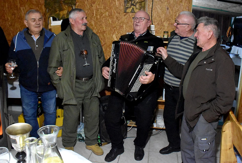 Martinje u Šušanju: Unatoč kašnjenju i izostanku kardinala Bauera, mošt uspješno ’kršten’ u mlado vino