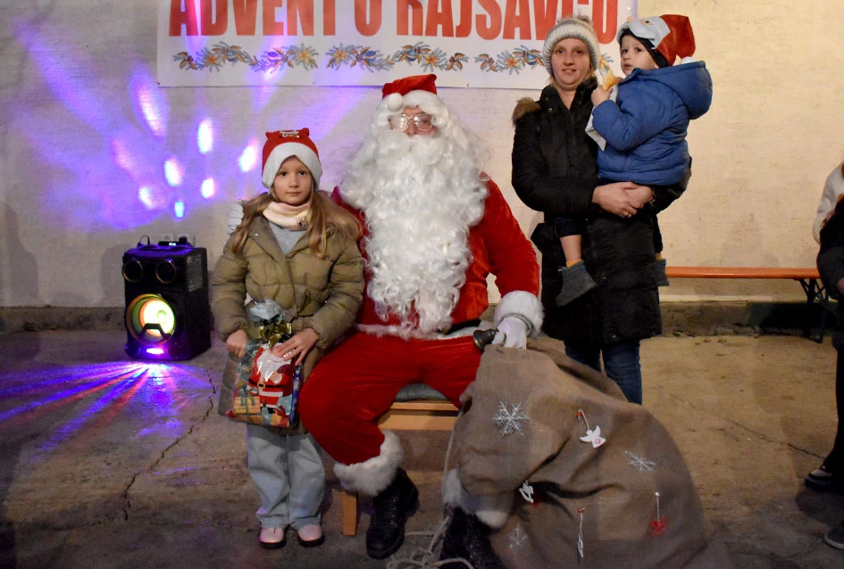 Peti ’Advent u Rajsavcu”: Druženje uz Djeda Mraza i slovačku tradiciju
