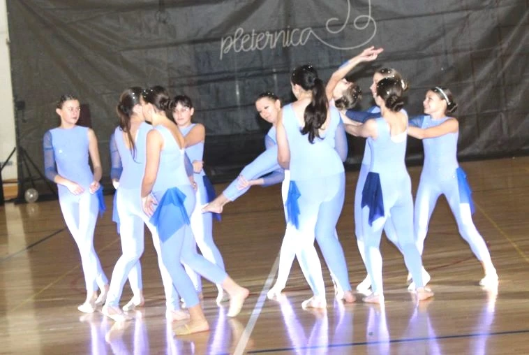 Pleterničke mažoretkinje održale božićnu priredbu