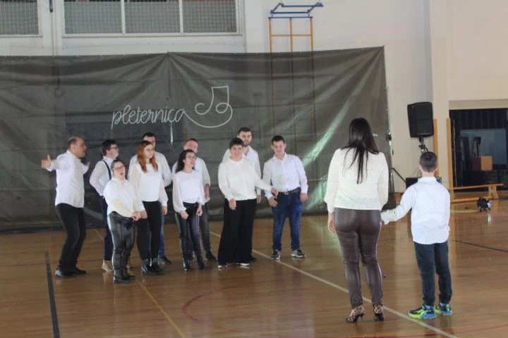 Pleterničke mažoretkinje održale božićnu priredbu