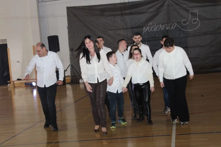 Pleterničke mažoretkinje održale božićnu priredbu