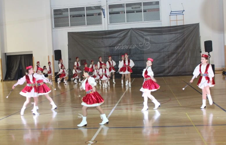 Pleterničke mažoretkinje održale božićnu priredbu