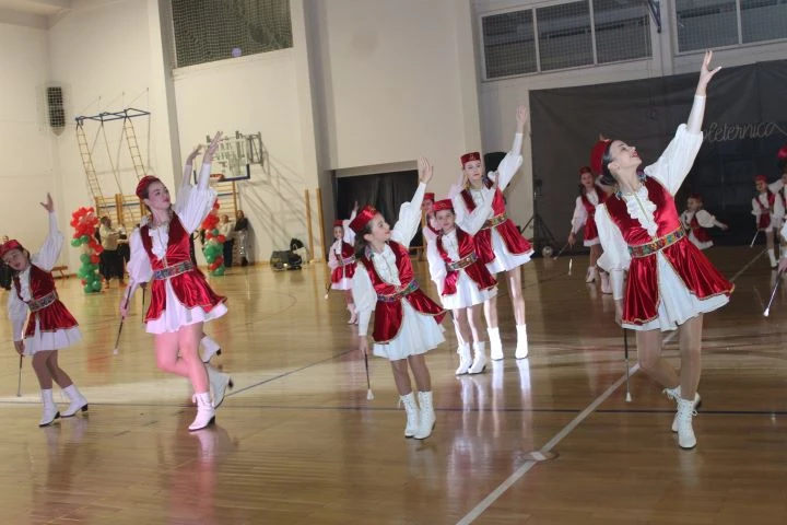 Pleterničke mažoretkinje održale božićnu priredbu